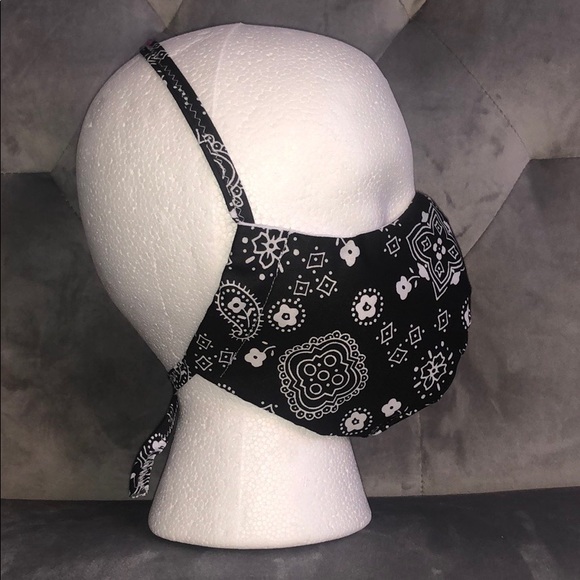 Face mask😷 - Picture 3 of 5